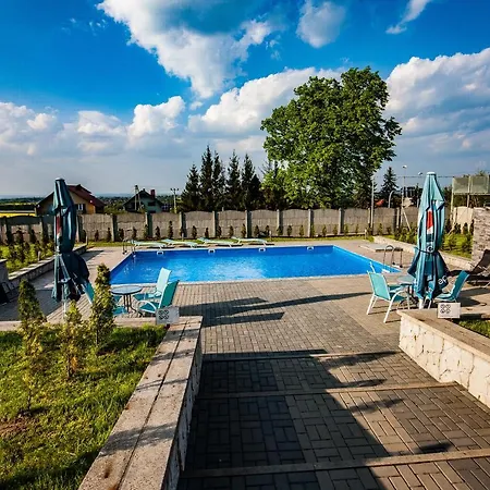 לינה וארוחת בוקר Villa Red Rose בז'ז'י