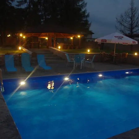 Villa Red Rose לינה וארוחת בוקר
