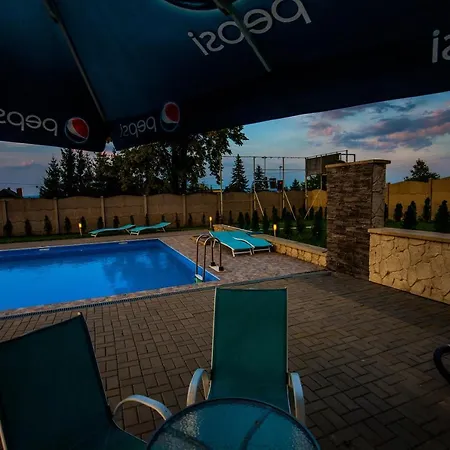 Villa Red Rose בז'ז'י
