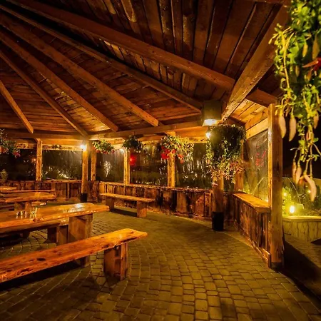 Villa Red Rose לינה וארוחת בוקר *