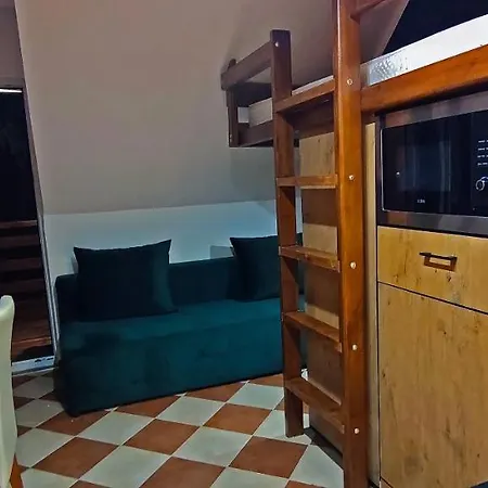 לינה וארוחת בוקר Villa Red Rose