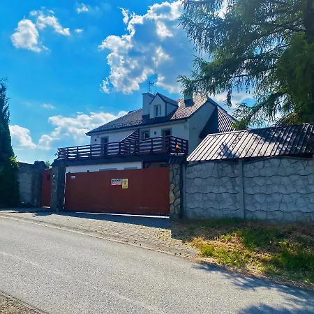 לינה וארוחת בוקר Villa Red Rose בז'ז'י